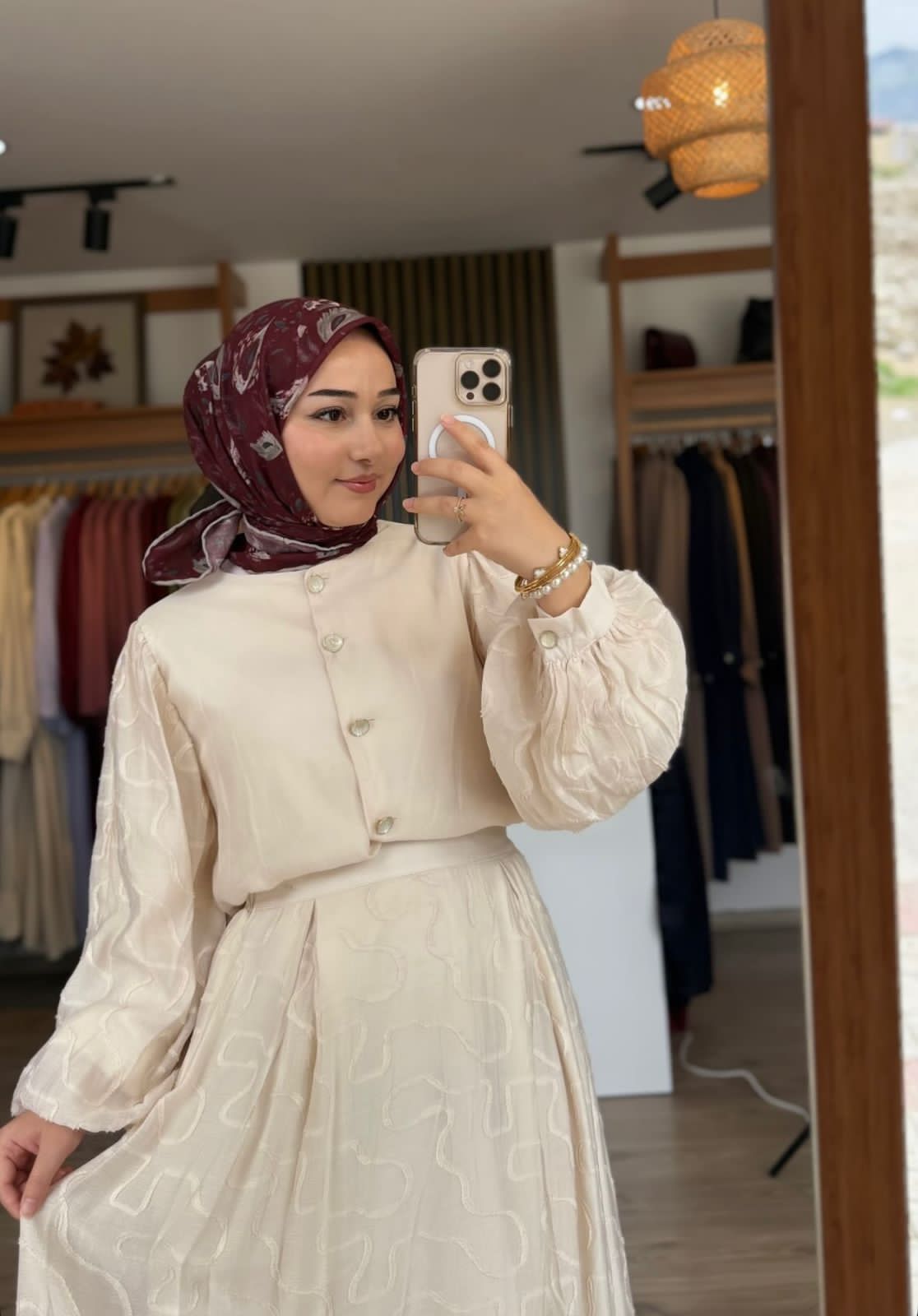 Emsalhayat Üniversiteli Bayan Bayan Escort Müşerref