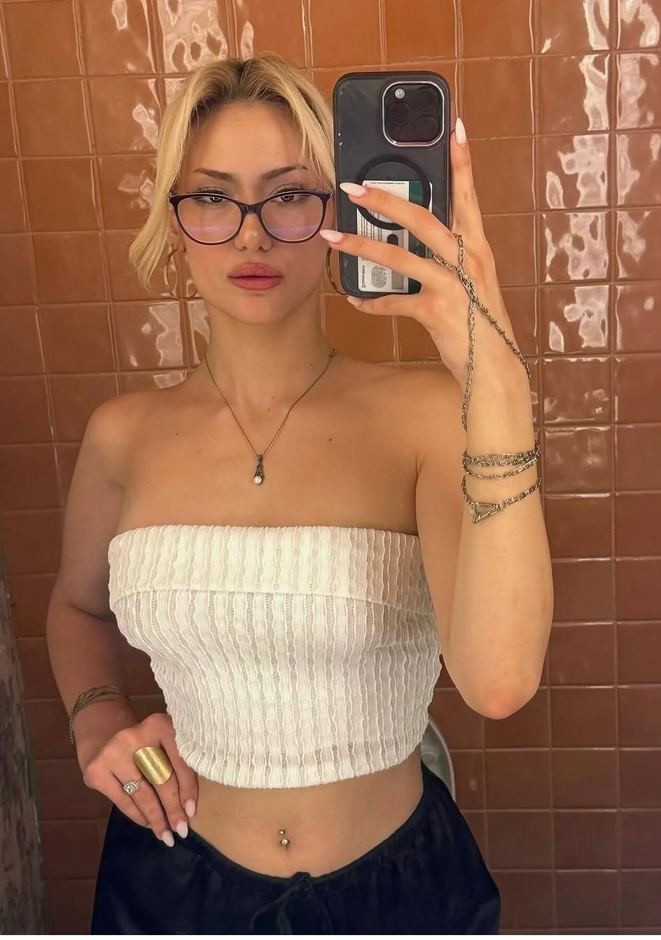 Göztepe Deneyimsiz Bayan Escort Pınar