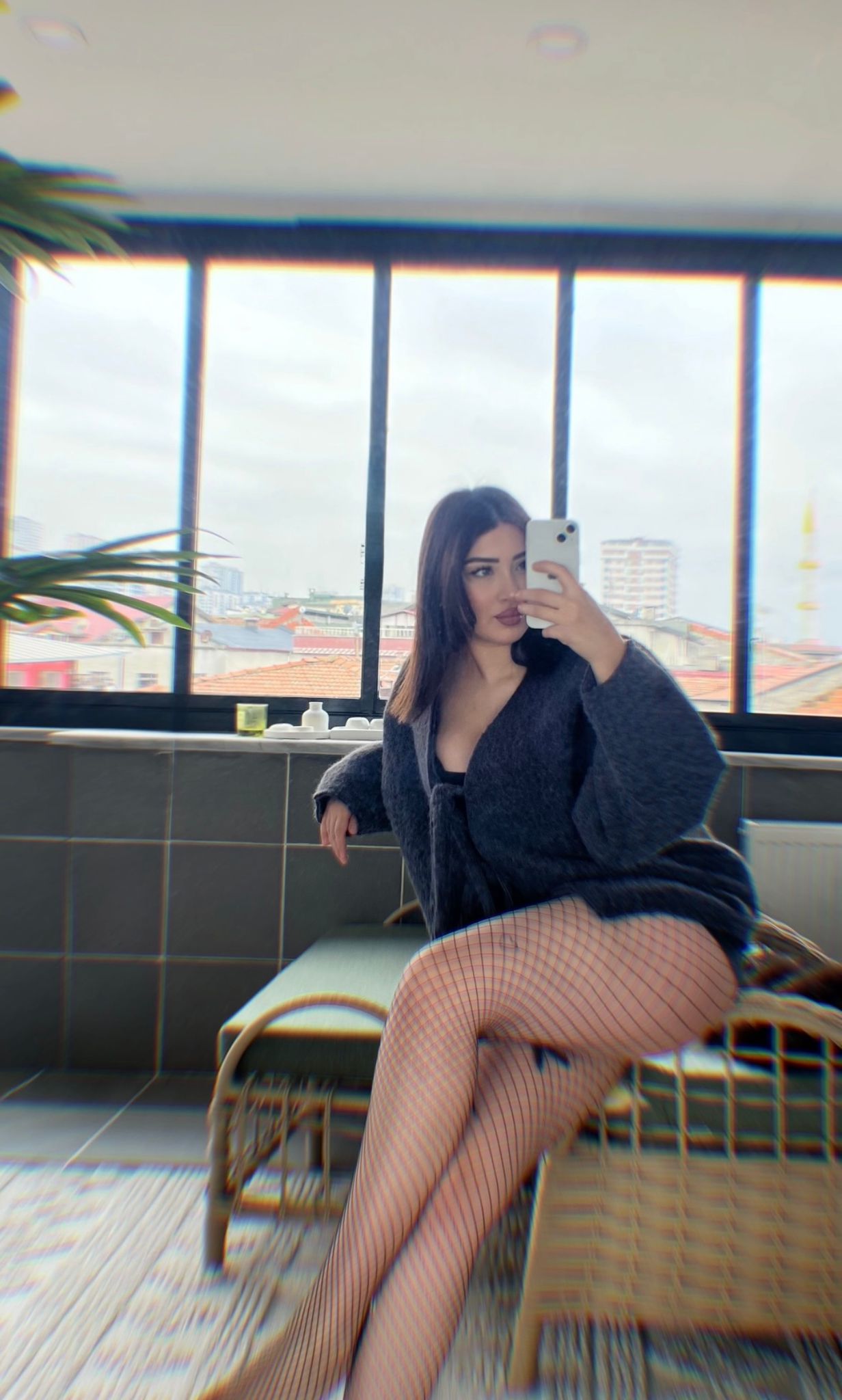 Üçkuyu Güler Yüzlü Bayan Bayan Escort Melike